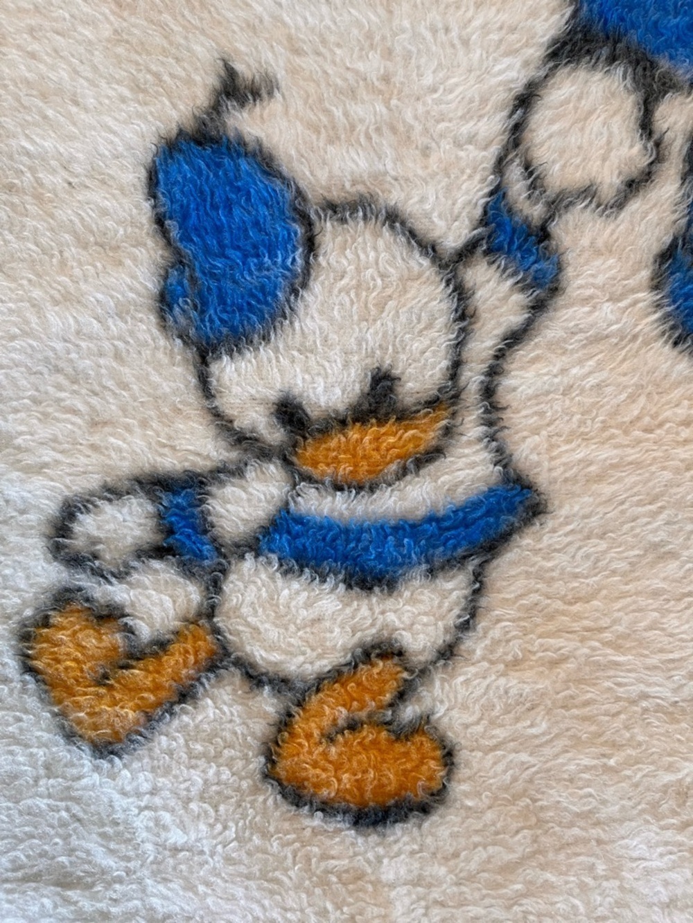 Disney Mickey & Donald Plush blanket
vintage 1980s Biederlack baby blanket - Picture 4 of 5